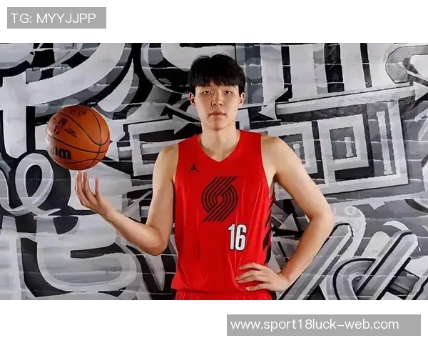 杨瀚森在G联赛中自信提升与英语交流能力显著进步的故事